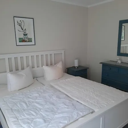 *strandaster* In - 100 M Bis Strand, Ruhig, Zentral. Zingst