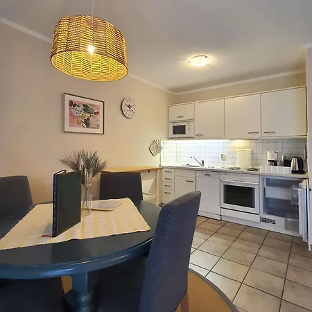 *strandaster* In - 100 M Bis Strand, Ruhig, Zentral. Zingst